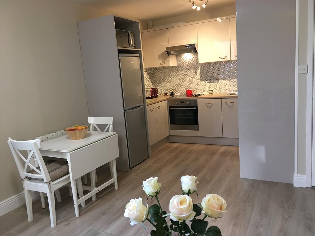 Adelaide Road 2 Apartment *